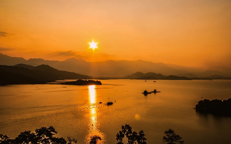 Hồ Núi Cốc Địa điểm du lch nổi tiếng tại Việt Nam